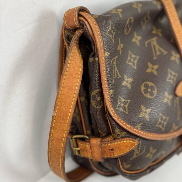 LOUIS VUITTON Monogram Saumur 30 Brown Crossbody shoulder bag. - Picture 8 of 15